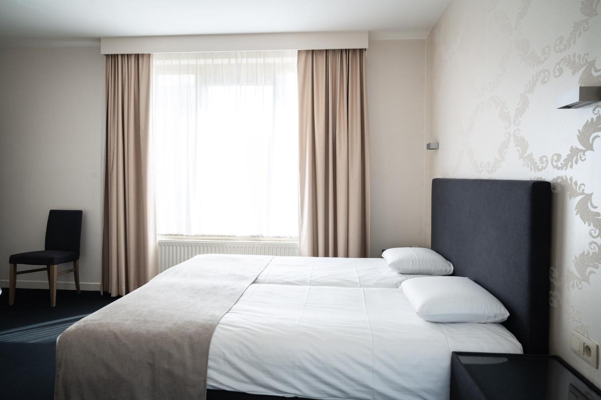 Hotel Essenza Puurs Exteriör bild