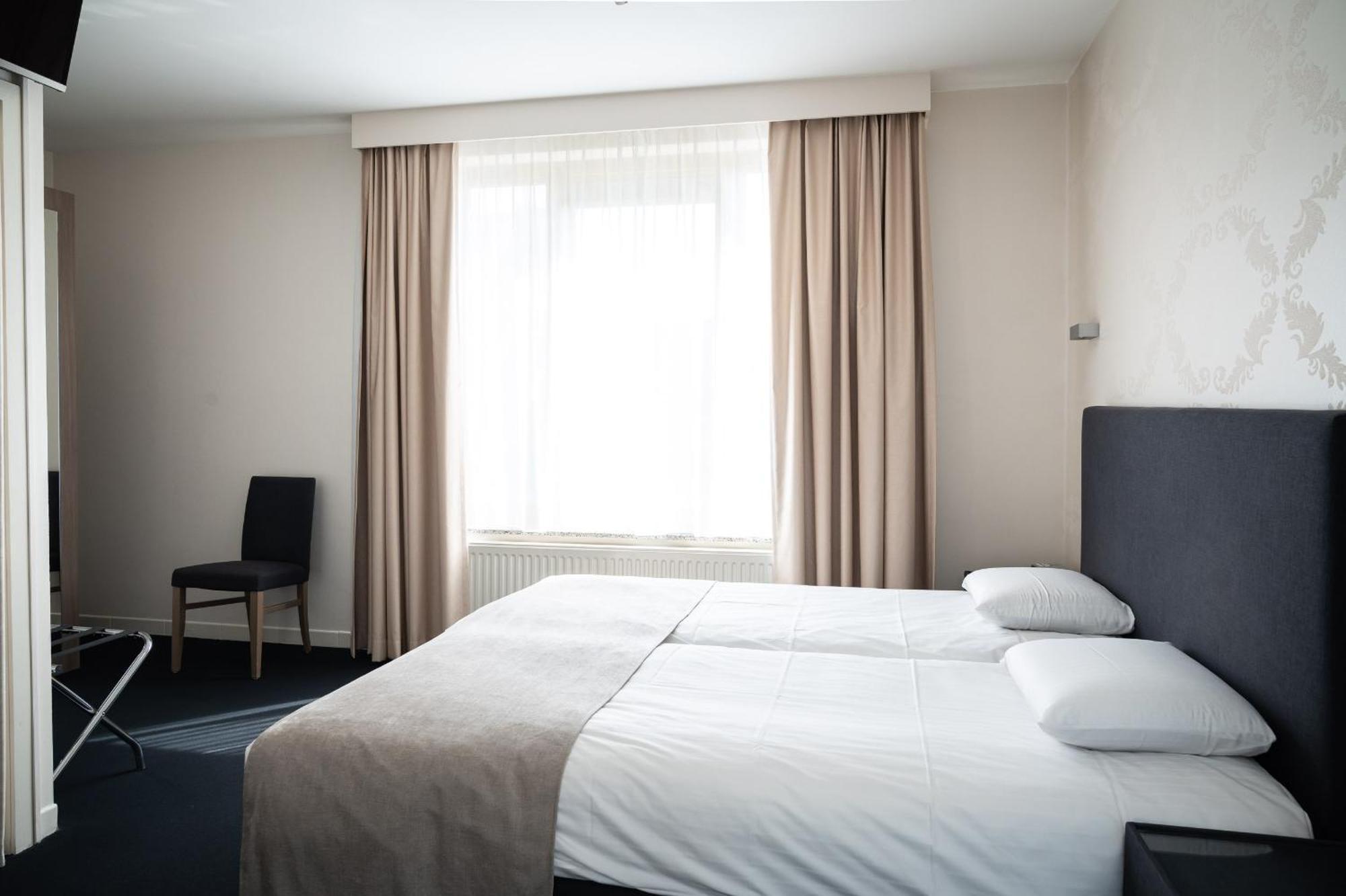 Hotel Essenza Puurs Exteriör bild