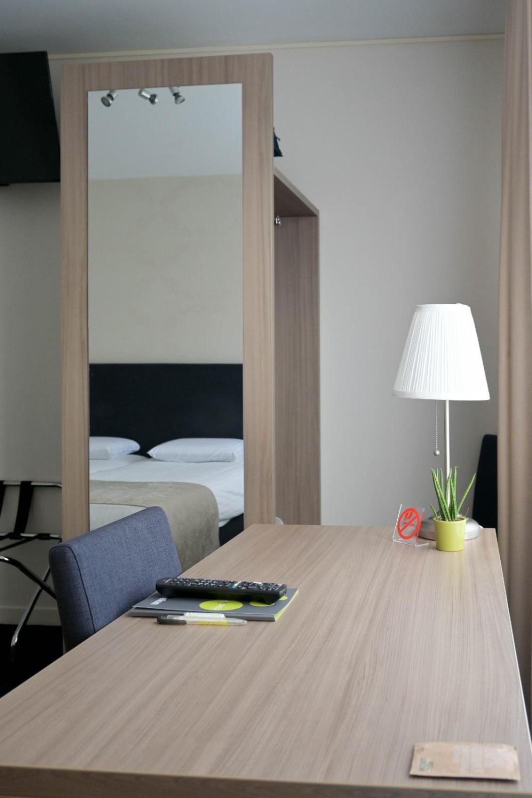 Hotel Essenza Puurs Exteriör bild